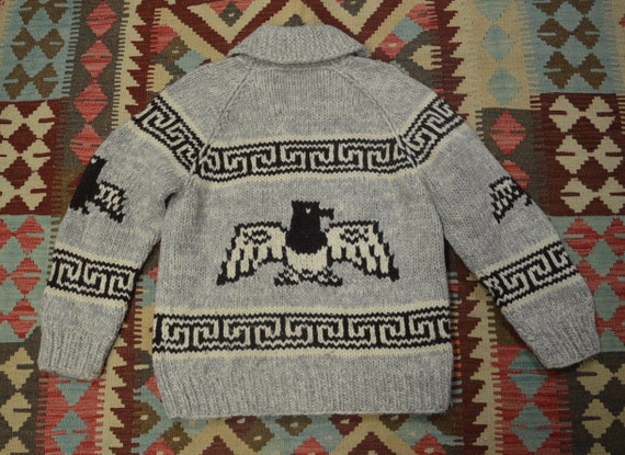Vintage Tuak Cowichan Handknit Eagle Design Wool Collar Shawl
