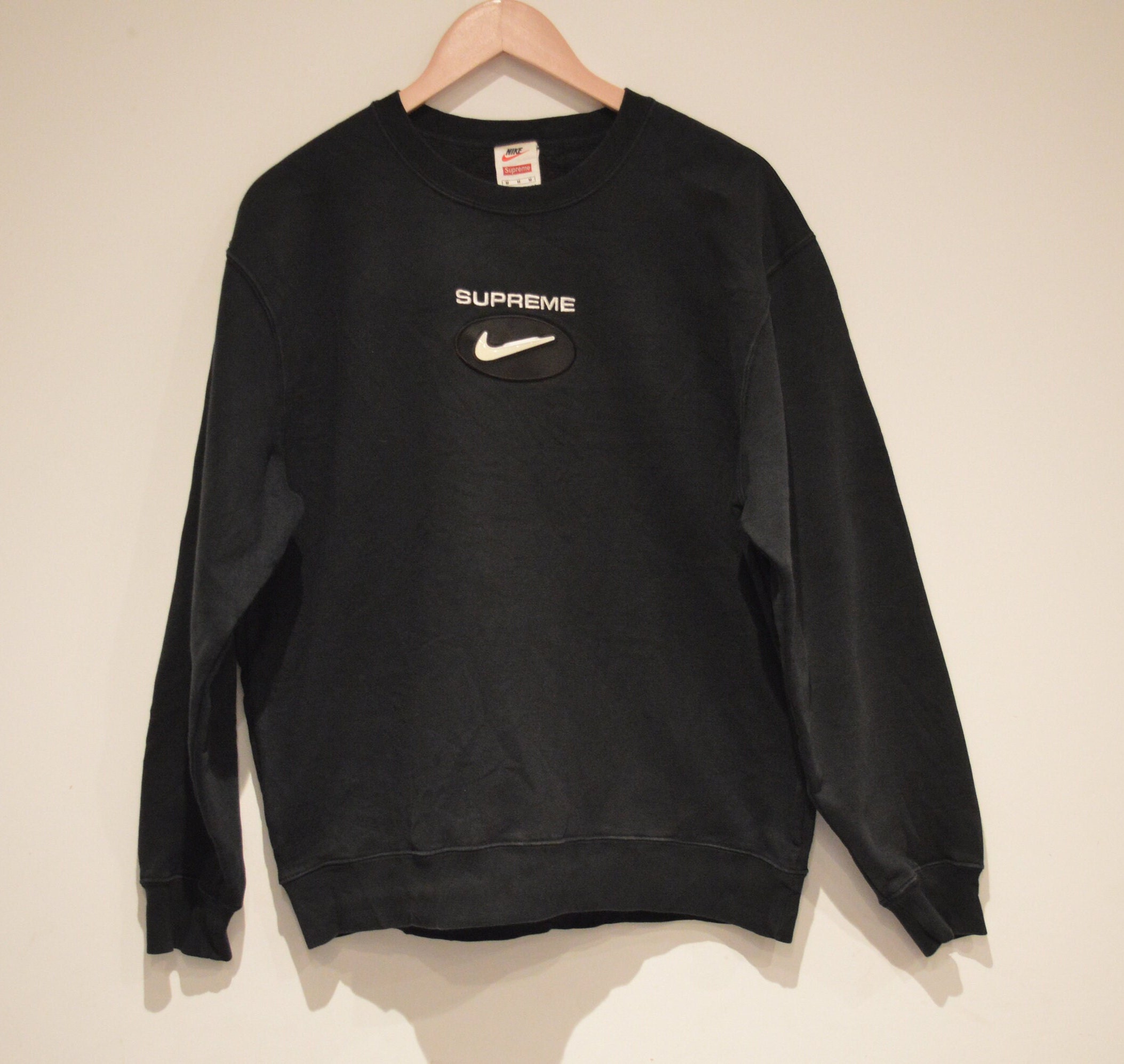 Vintage Supreme X Nike Jewel Crew Neck Sweatshirt / Size M Vintage Supreme X Nike Jewel Crew Neck Sweatshirt / Size M