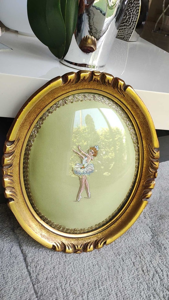 Cadre Photo Ovale En Bois Doré Avec Liseré Vert - Dimensions ~22.6 X 17.1 Cm - Occasion