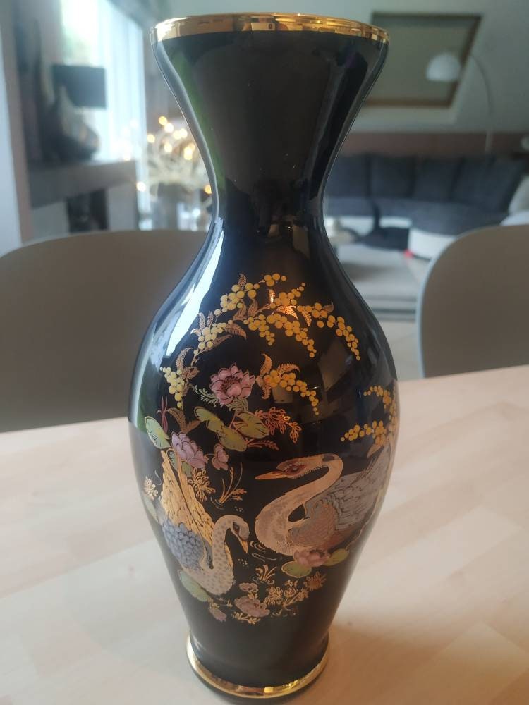 Vase en Porcelaine Fine Asiatique. Motifs Cygnes & Floraux. Incrustations Dorées. Peint Main. Hauteu