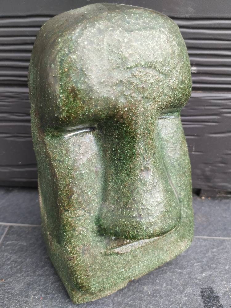 Sculpture Vintage Visage Moaï de L Île Pâques. Fait Main. en Pierre Verte Vernissée. Haut 17, 5 cm. 