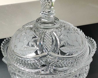Grande Bonbonnière/Drageoir tripode/sur 3 pieds recourbés en cristal de Bohème - A décor de fleurs dépolies/Motifs croisillons. Boho chic