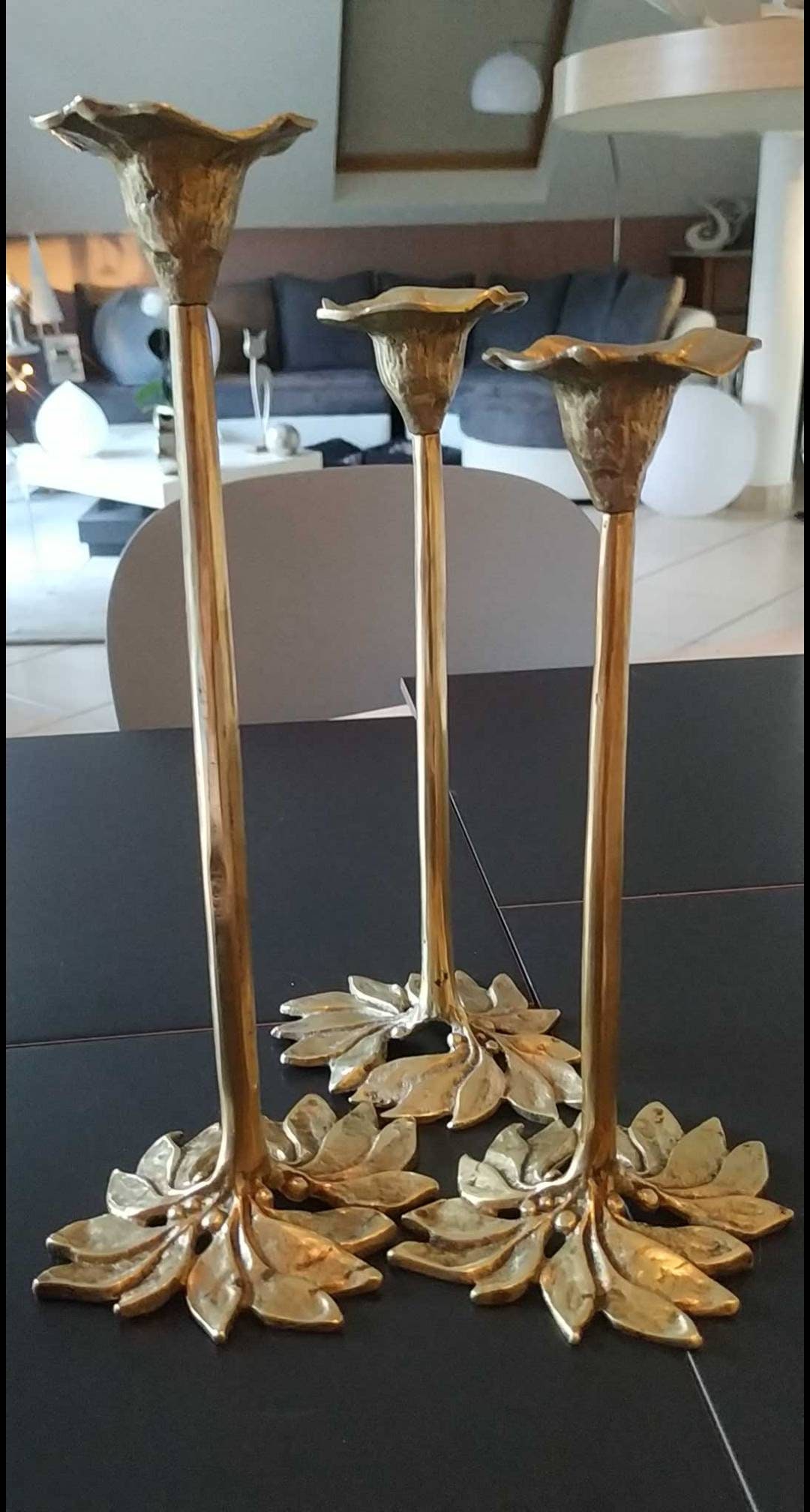 Set 3 Bougeoirs/Chandeliers en Laiton Patiné Or Vieilli. A Décor Floral Très Tendance. Vintage Des A