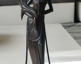 Art Indonésien- Sculpture Déesse Dewi Sri/Divinité Balinaise du riz et de la fertilité, en bois d ébène finement sculpté main. Haut 32 cm