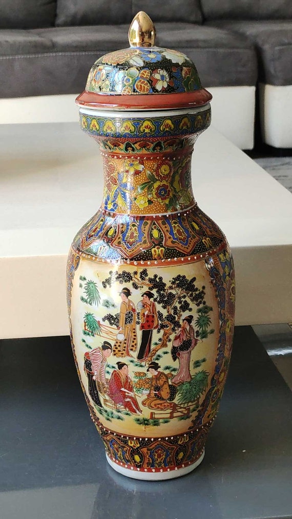 Decorative Asian/japanese Potiche/vase With Traditional Lid