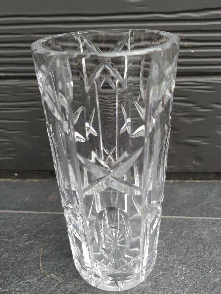 Vase Cylindrique en Cristal Moulé. Motifs Croix et Ovales. Haut. 15, 5 cm. Diamètre Du Dessus. 6, 5 