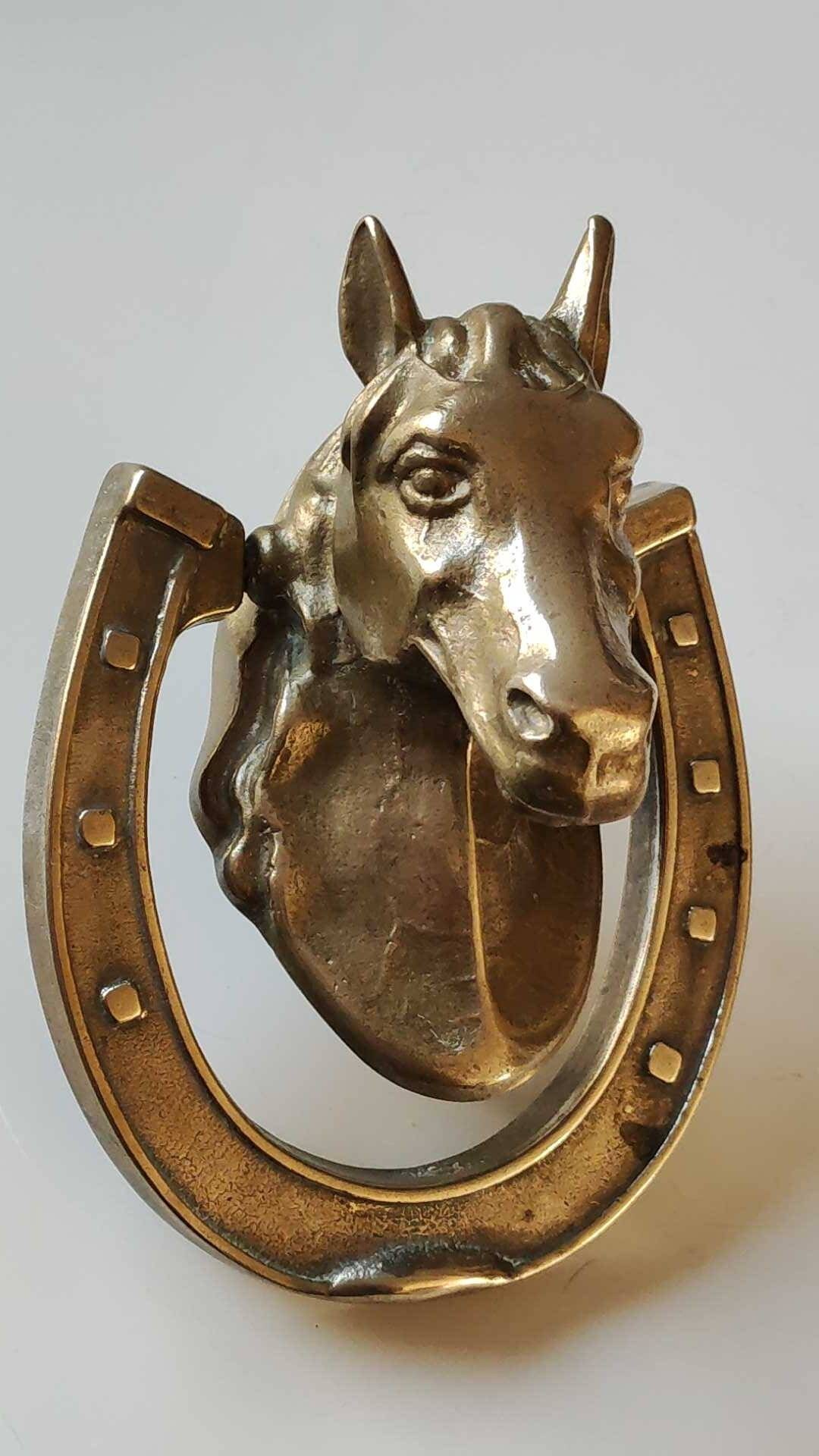 Hames de cheval en fer et cuir, équipement de cheval antique -  France