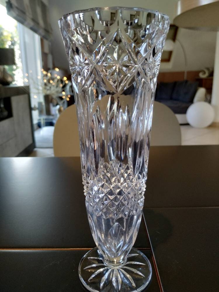 Vase Soliflore Vintage en Cristal de Bohême. Richement Décoré. Motifs Étoilés à Facettes & Écailles.