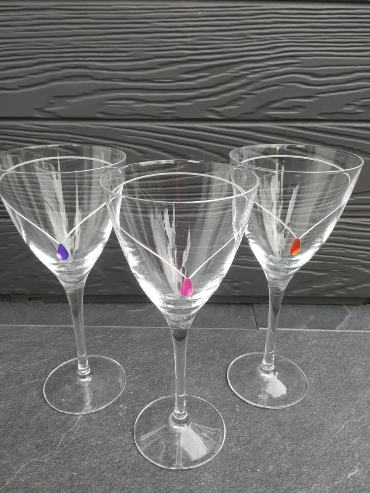 Lot de 3 Grands Verres à Pied en Cristal Ciselé. Signé Cda sur Le | Voir Dernière Photo. Modèle Gout