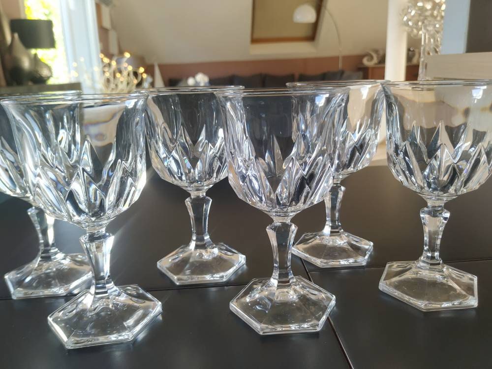 Vintage. Lot de 6 X Verres à Pied Facettes en Cristal Taillé. Pied Multifacettes Hexagonal. Design T