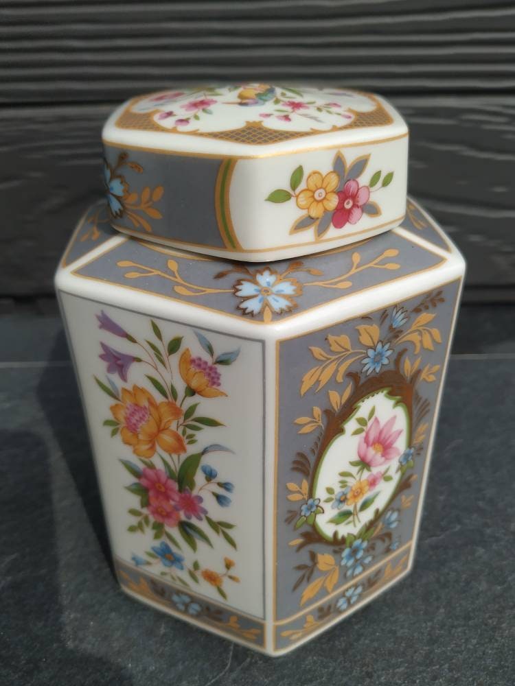 Boite à Thé/Pot Couvercle/Boite Gingembre. en Porcelaine Asiatique. Motifs Floraux. avec Incrustatio