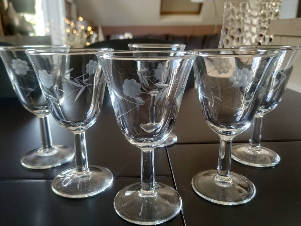 Lot de 6 X Verres à Liqueur en Cristal Finement Taillé. Art Déco/Années 40. Motifs Floraux Opaques B