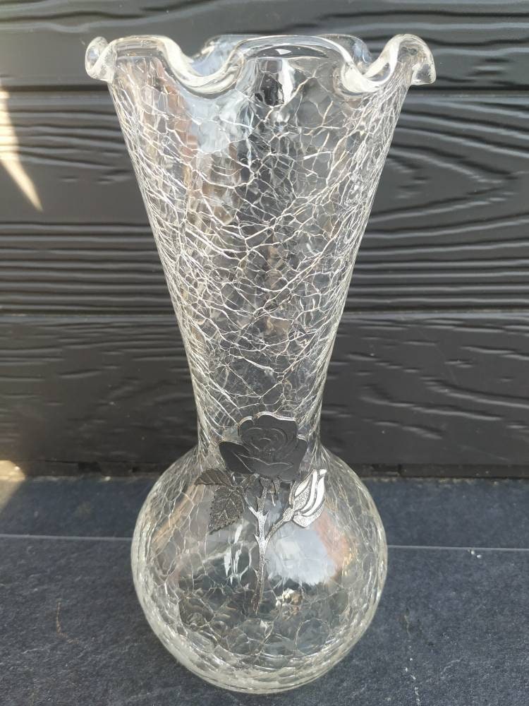 Vase Vintage en Verre Craquelé. Col Dentelé. Décoration Rose Étain sur Le Devant. Haut. 24 cm. Bon É