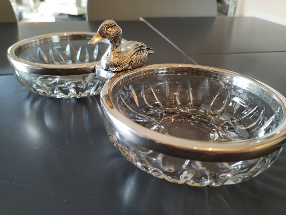 Coupelles Apéritives en Métal Argenté & Cristal Rehaussées D Une Sculpture de Cygne Argenté. Vintage