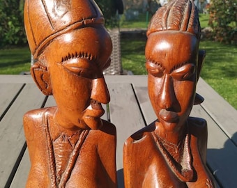 Vintage. Art Africain. Lot de 2 bustes Africain ethnique/tribal. Fait main en bois sculpté. Bon état