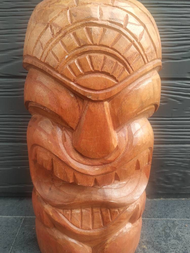 Art Artisanal Indonésien. Tiki en Bois Exotique Sculpté Main en Provenance de Bali Indonésie. Belle 