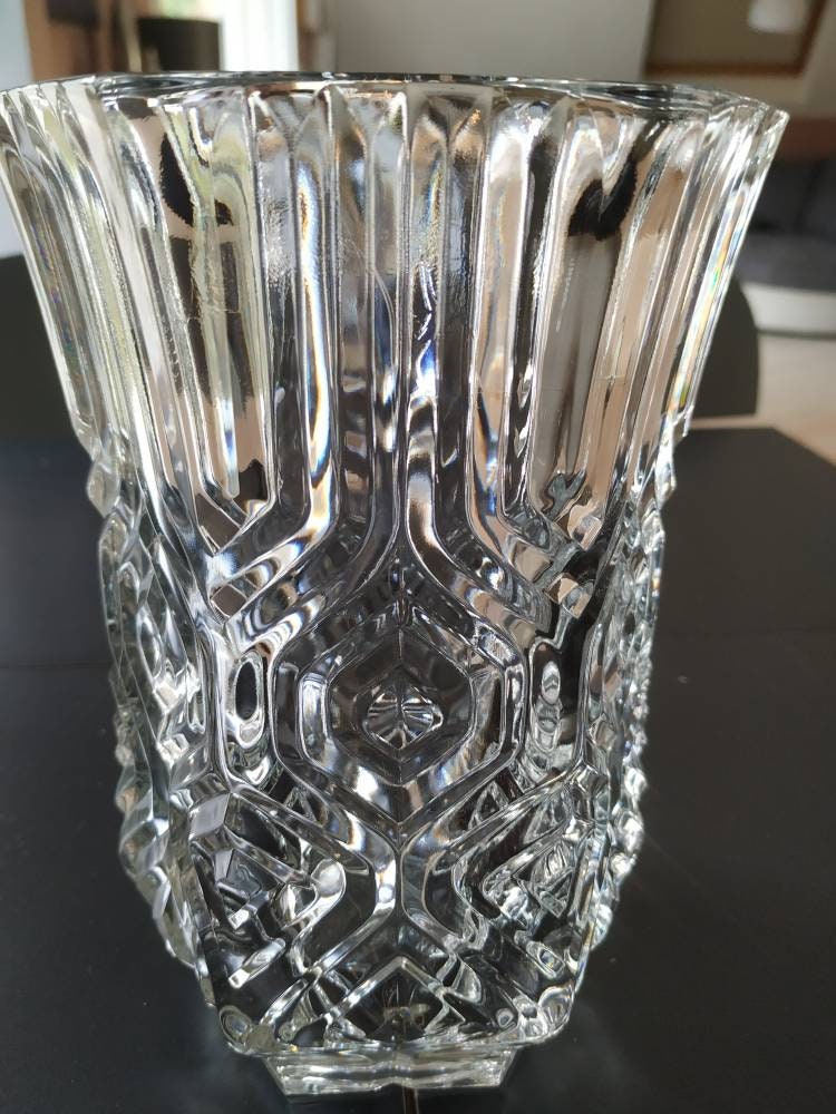 Vase en Cristal Vintage. Motifs Géométriques Des Années 70. Belle Brillance. Hauteur. 20, 5 cm. Tb É