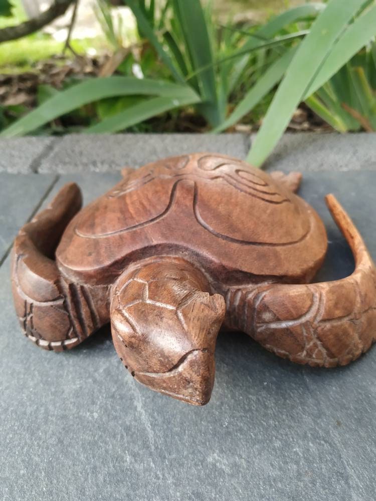 Art Artisanal Indonésien. Sculpture de Tortue en Bois Exotique Bali/Indonésie. Très Belles Finitions