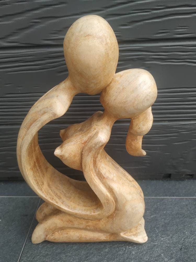 Art Abstrait. Statue Décorative Artisanale en Bois. Couple Fusionnel. Haut. 25 cm. Long X Largeur Ba