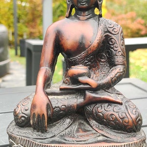 Tibetan Shakyamuni Amitabha Buddha sculpture, in blessing/offering position, seated on a lotus bed - 18 x 9.5 cm