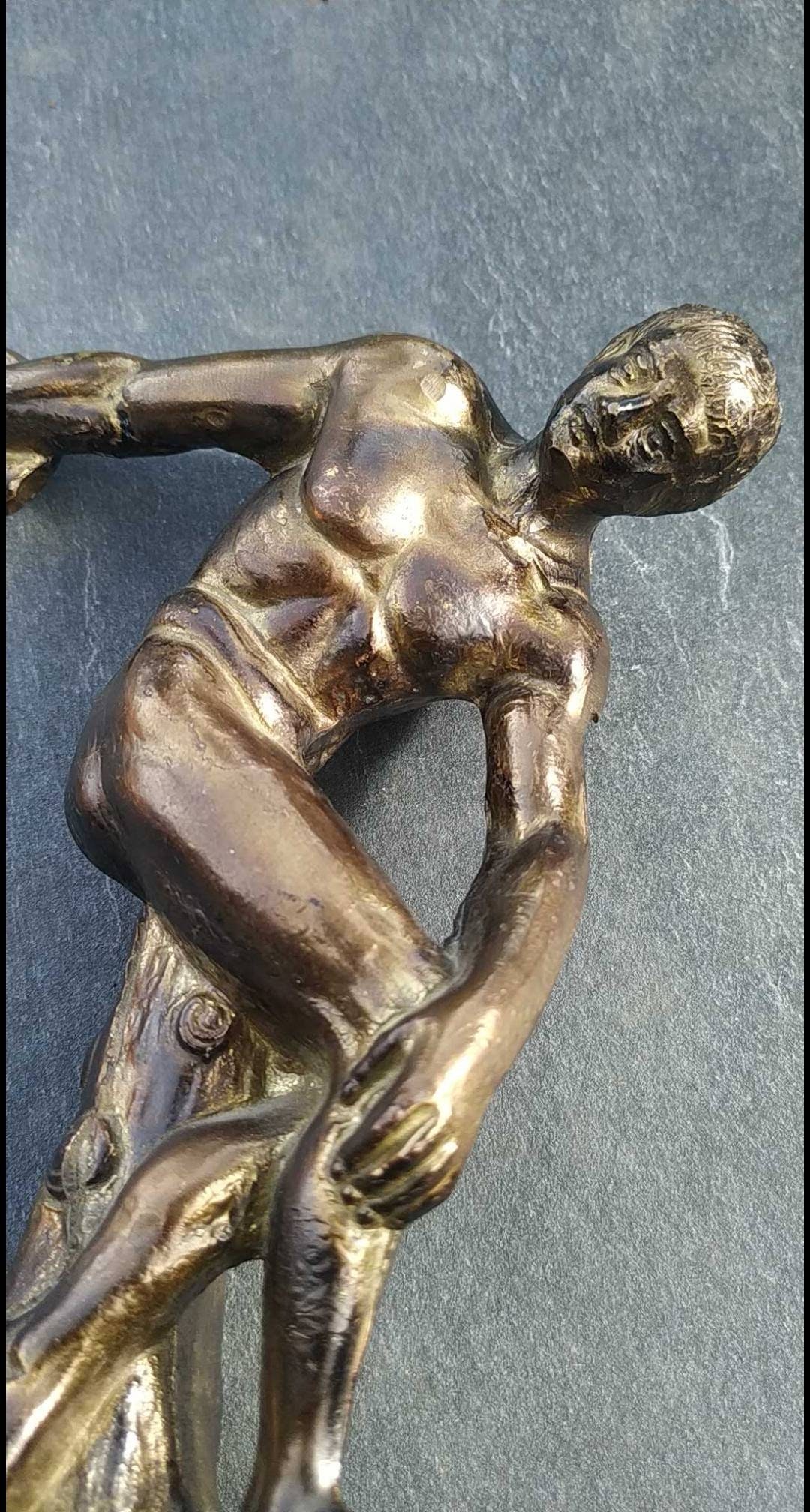 Sculpture Artisanale Fait Main en Grèce. Reproduction Le Discobole Oeuvre Du Sculpteur Grec Myron. e