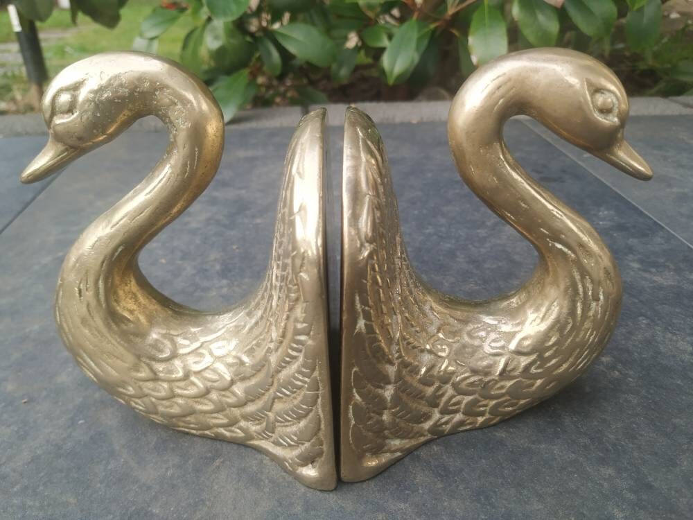 Art Déco Années 1940. Lot de 2 Serres-Livres Forme Cygnes en Bronze/Laiton Patiné Doré Pouvant Être 