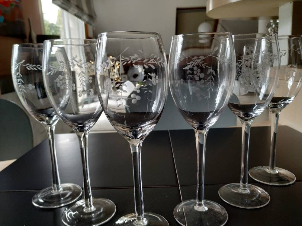 Art Déco. Lot de 6 Grands Verres à Pied en Cristal Taillé. A Décor D Épis Blé/Motifs Floraux Blancs 