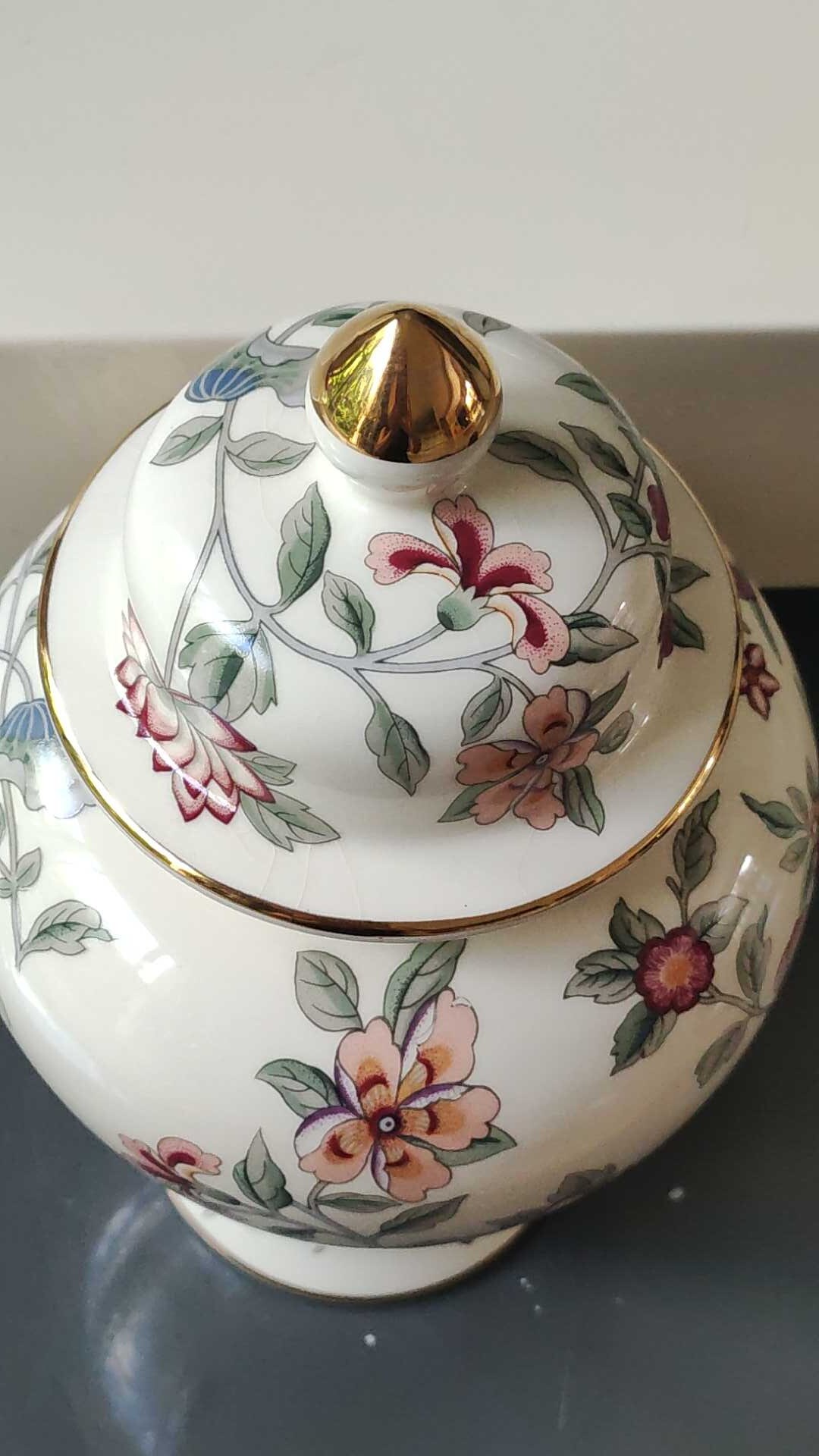 Boite à thé/ gingembre/potiche décorative en porcelaine