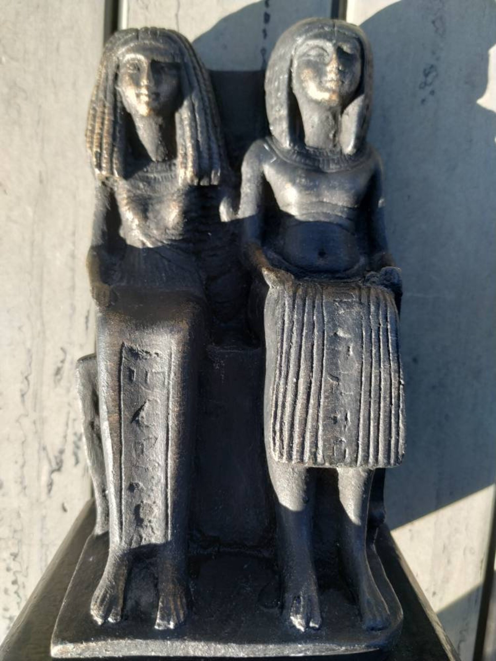 Reproduction. Statue couple Égyptien assis en résine patiné à Etsy