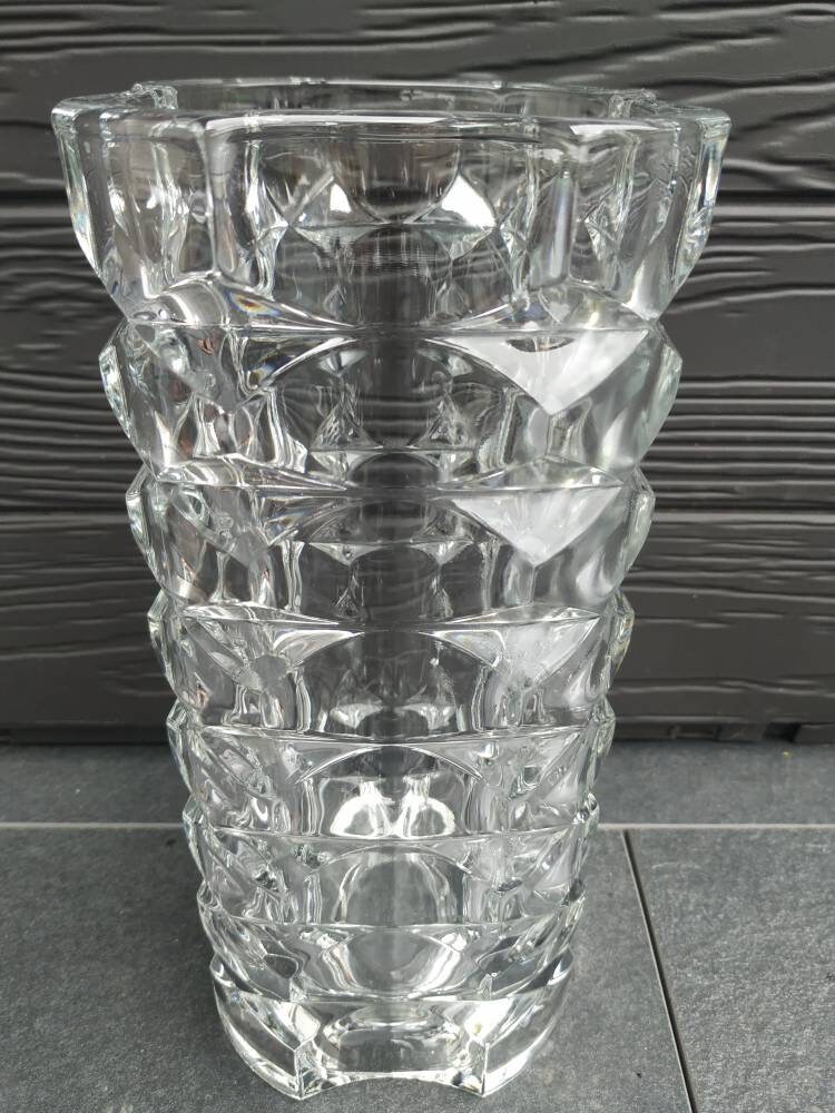 Vintage. Grand Vase en Cristal à Facettes. Haut. 24, 8 cm. Long X Largeur Base. 9, 5 8, 5 cm Poids N
