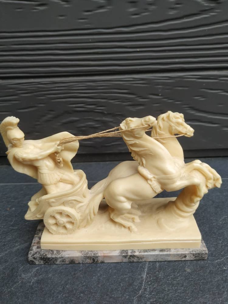 A. Santini 騎馬戦士像 合成大理石風 彫像 置物 天然大理石彫刻 馬に乗る騎士とグリフォン 【商品番号：m-hat098-2405】