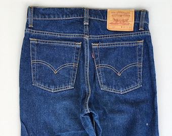 Size 28x28 Vintage Levis 610 Indigo Blue Jeans Levis 1990s Straight Cut Denim Distressed Jeans Levis Mom Jeans Boyfriend Jeans W28