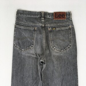 Jeans vintage Lee Riders grigio cenere degli anni '90, jeans stonewashed, jeans a vita alta in denim sbiadito Lee, jeans affusolati Lee Mom Jeans W26