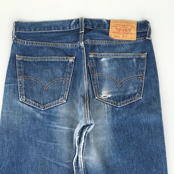 Tamaño 30x30 Vintage Levis 501 Button Fly Jeans 1990s Levis Indigo Blue Faded Straight Cut Jeans Distressed Mom Jeans Levis 501 Button Fly W30