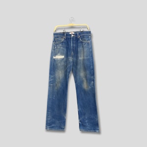 Talla 30x30 Vaqueros Levi&#39;s 501 de pierna recta con botones y sucios, vaqueros Levi&#39;s azules descoloridos de los años 90, vaqueros Levi&#39;s desgastados, vaqueros Levi&#39;s Stonewash W30