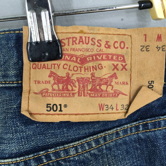 Size 32x32 Vintage Levi's 501 Faded Blue Jeans St… - image 10