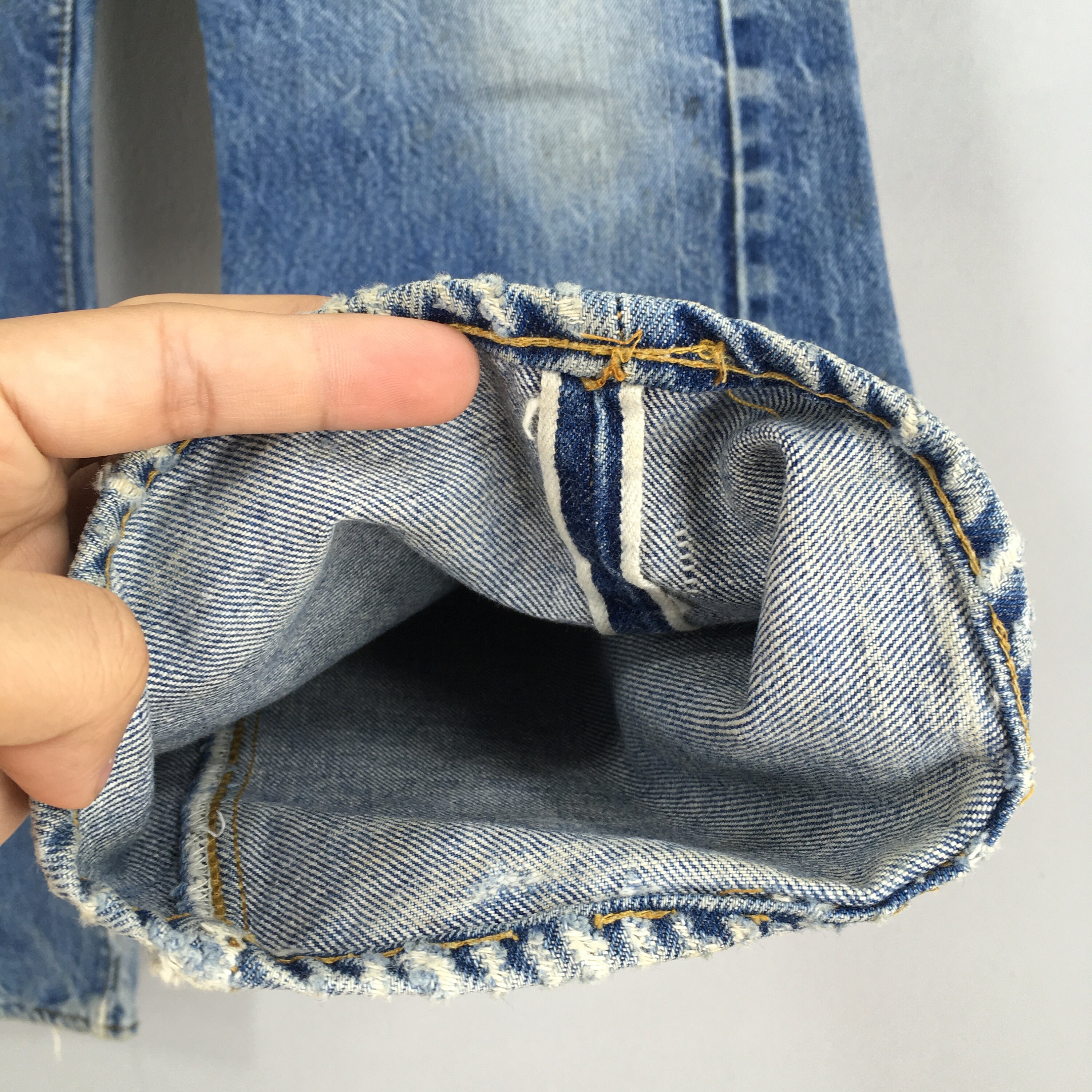 Size 31x28.5 Vintage 80s Levi's 501 Faded Dirty Redline Jeans