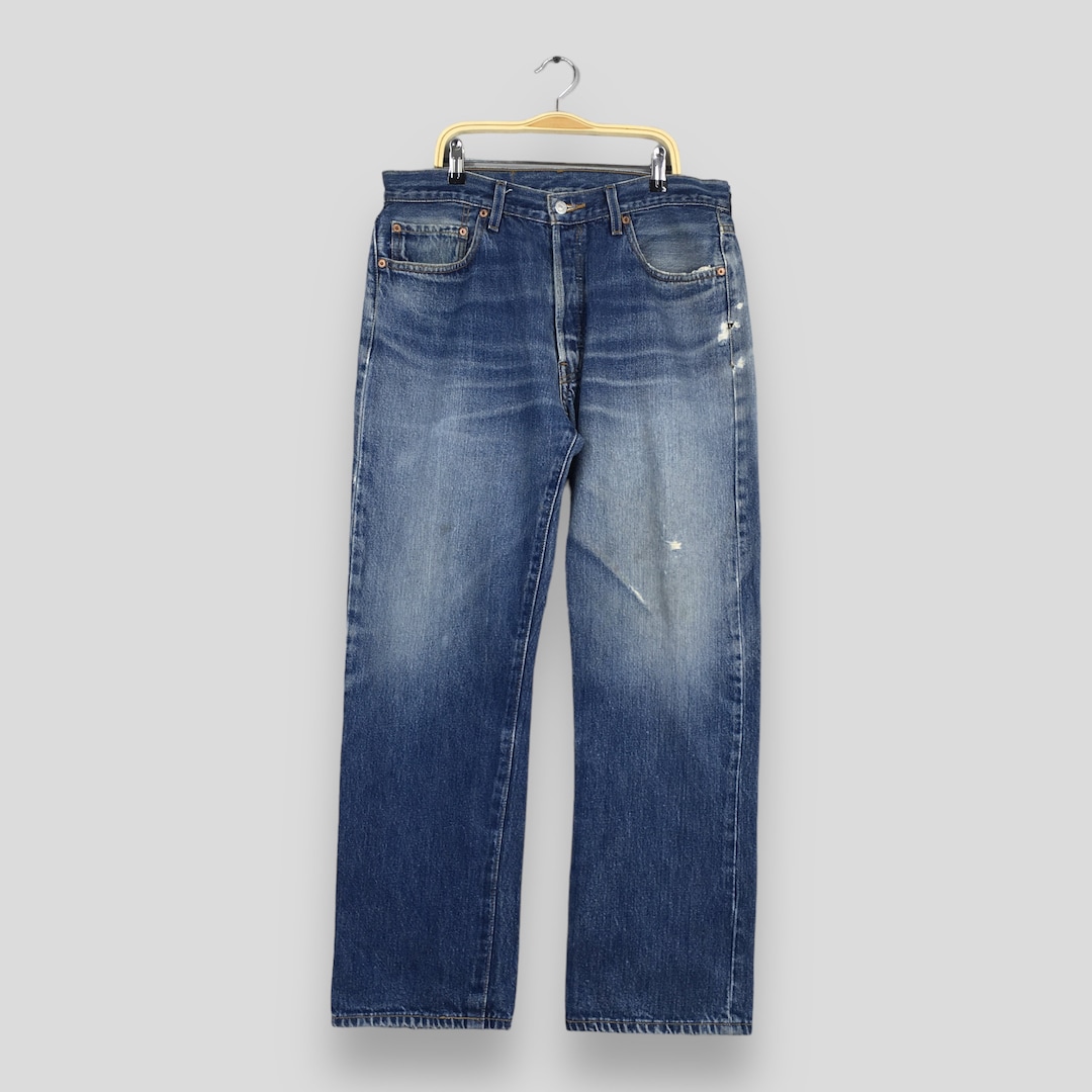 Size 32x28.5 Vintage 90s Levi's 501 Faded Blue Jeans Light Wash