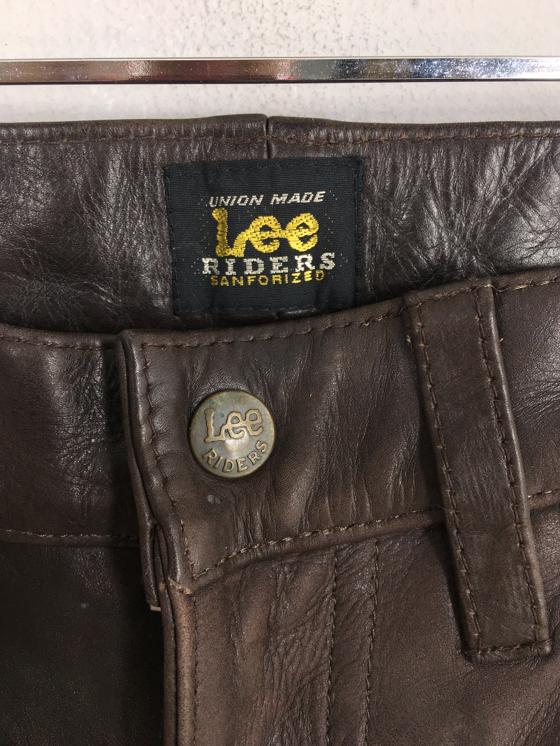 Lee RIDERS cow leather pants w32 ブラウン Size 28x30.5 Vintage Lee Riders Brown Leather Flared Jeans