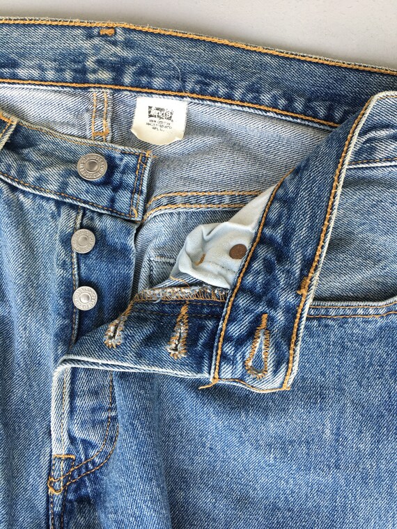 Size 28x33 Vintage 90s Levi's 501 Faded Blue Dirt… - image 5