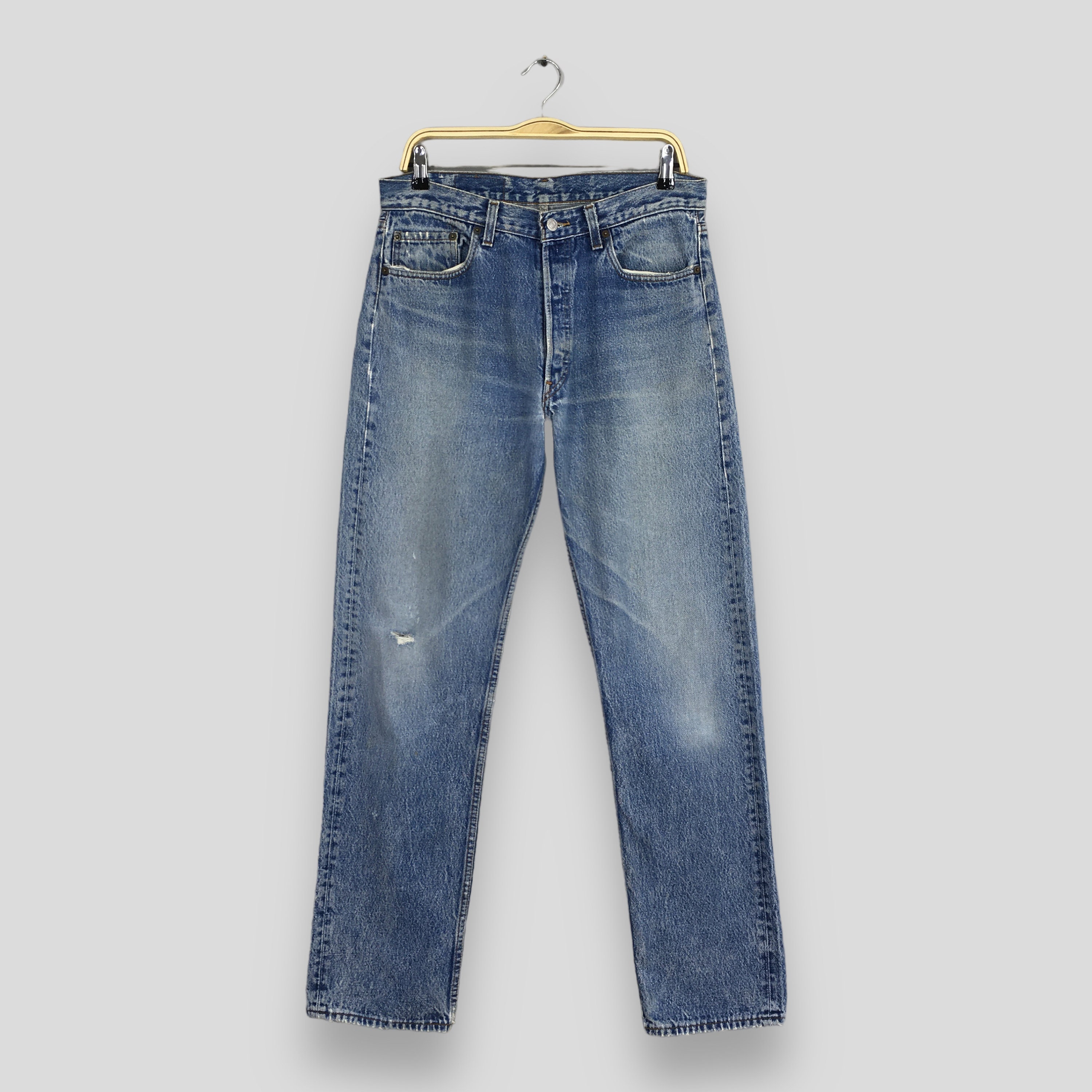 Size 32x32 Vintage 90s Levi's 501 Faded Blue Jeans Light Wash