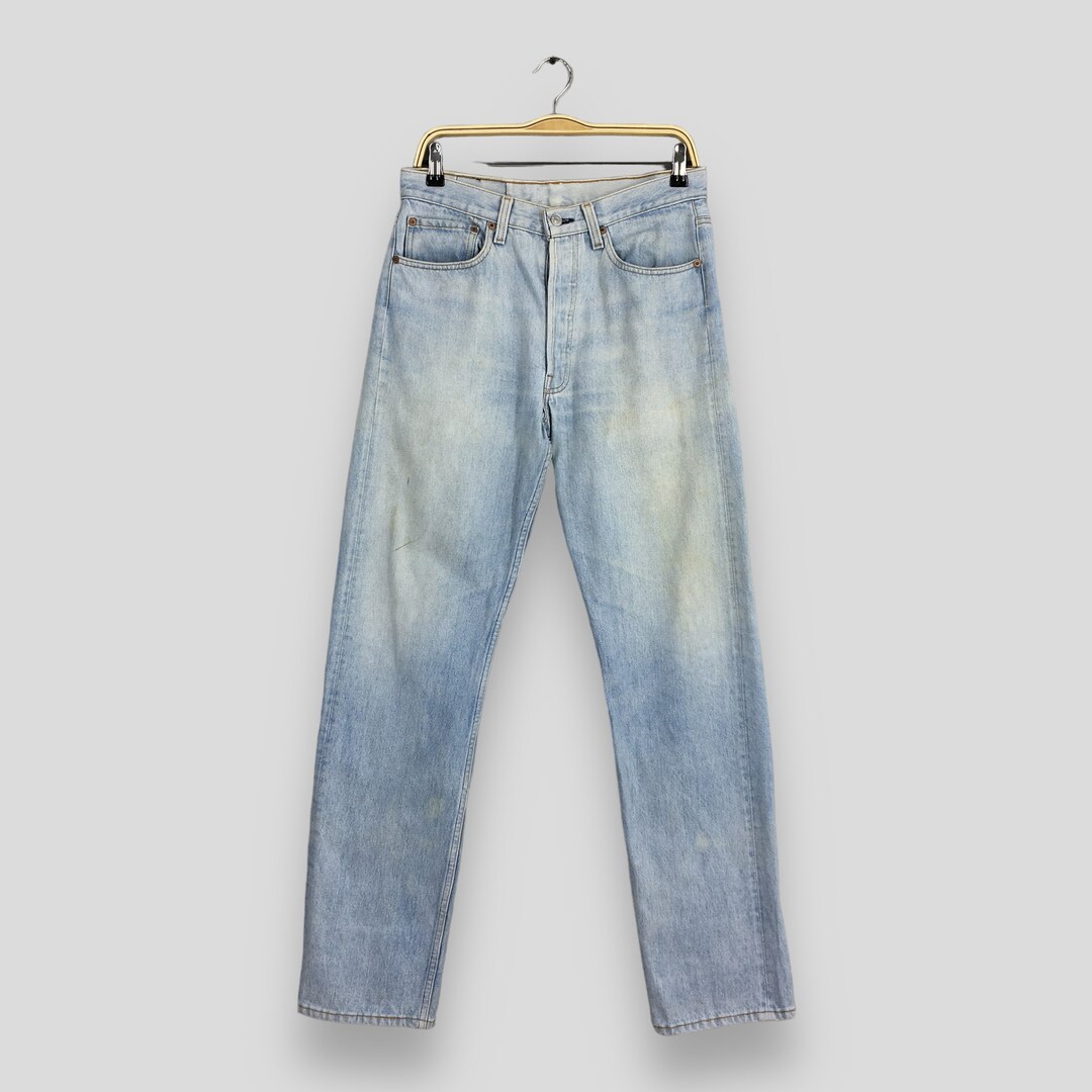 Size 30x32 Vintage 90s Levi's 501 Faded Blue Jeans Light Wash
