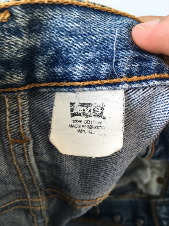 Size 28x33 Vintage 90s Levi's 501 Faded Blue Dirt… - image 10