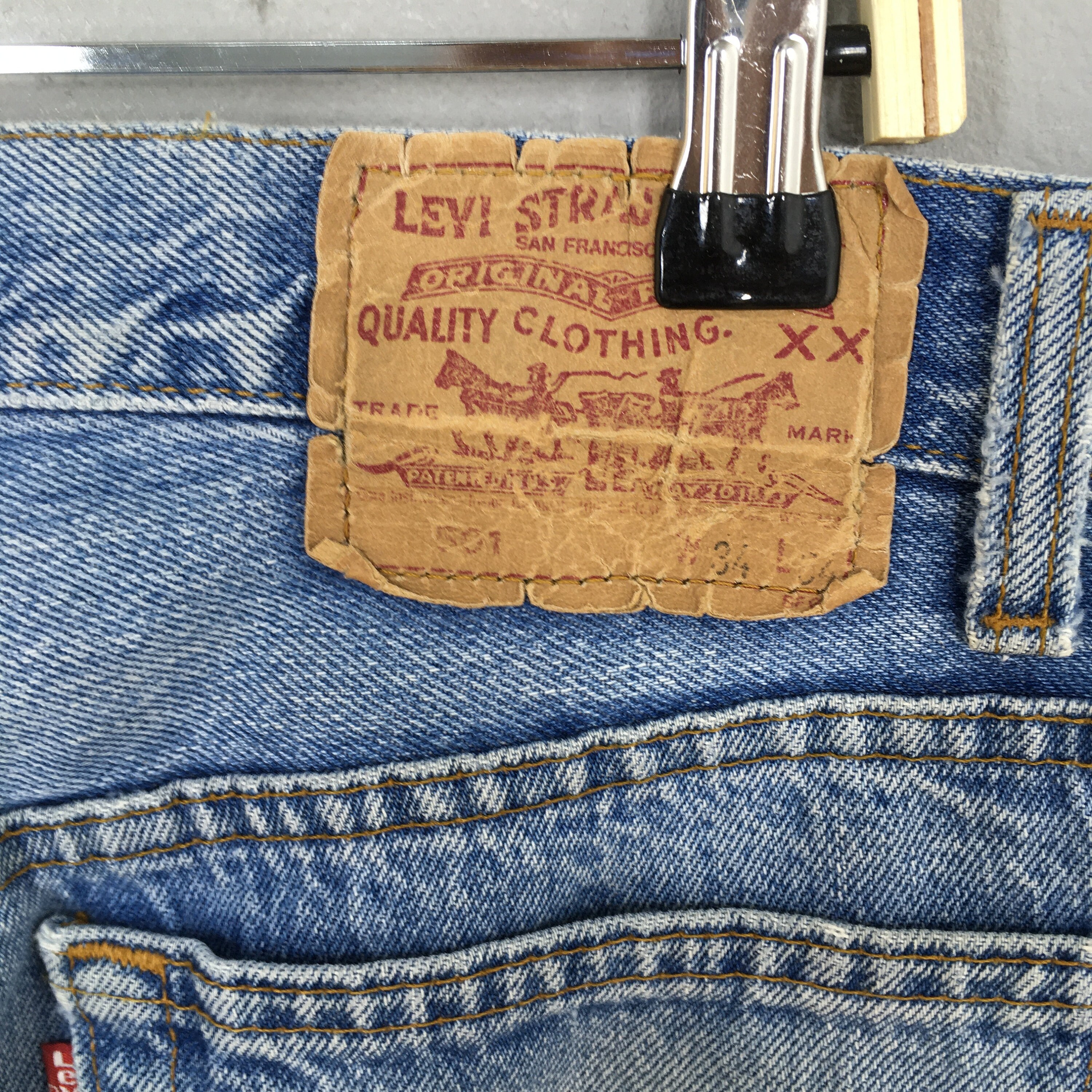 Size 32x30 Vintage 80s Levi's 501 Faded Dirty Light Wash