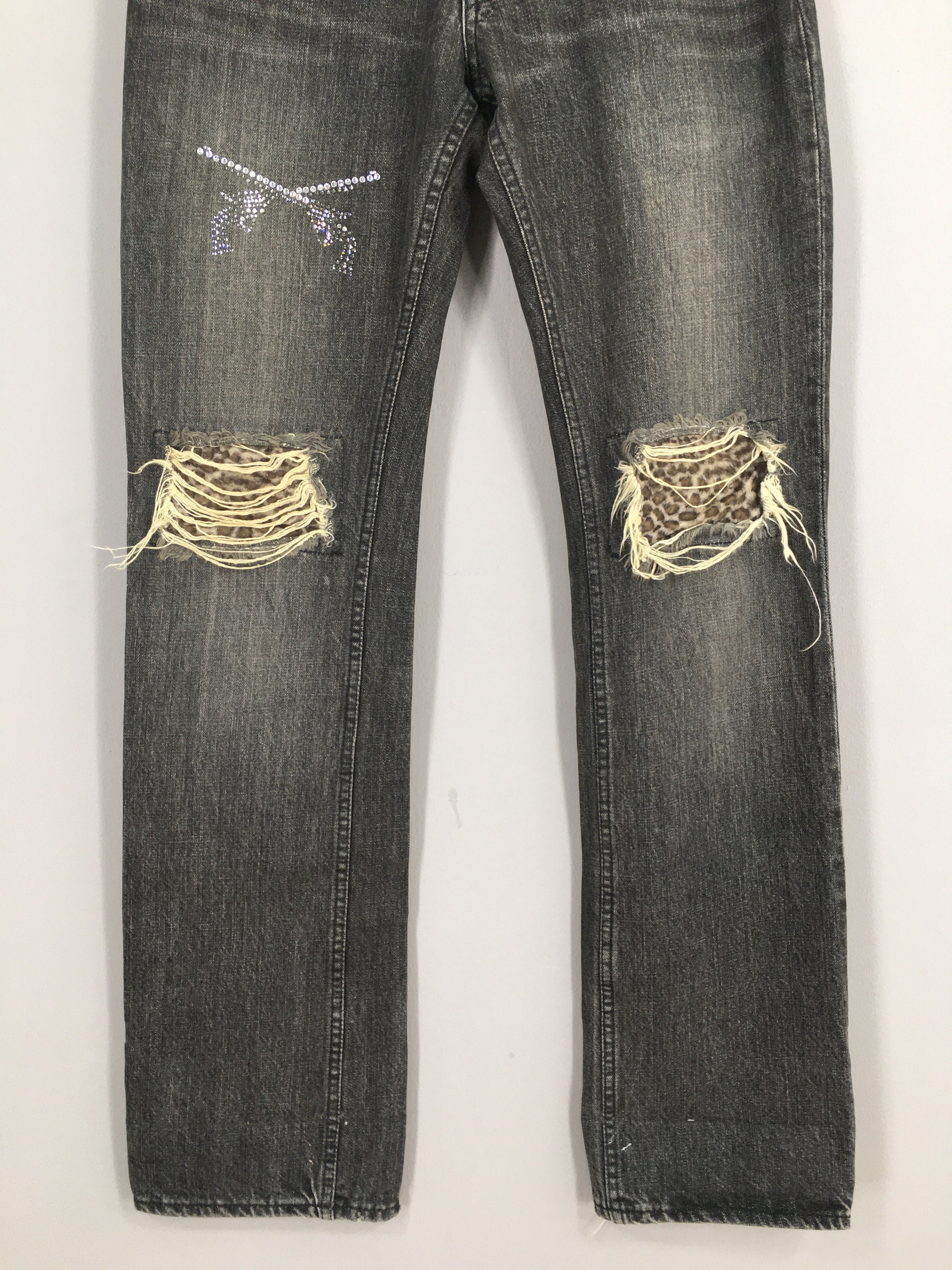 Wrangler Jeans Men 32x33 Blue Faded Heavy Distressing Cowboy