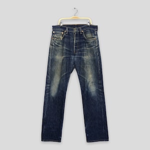 Tamanho 31x31 Jeans Levi&#39;s 501XX rasgado e desgastado dos anos 90, Levi&#39;s 501XX desbotado azul desbotado dos anos 90, Levi&#39;s 501 USA W31