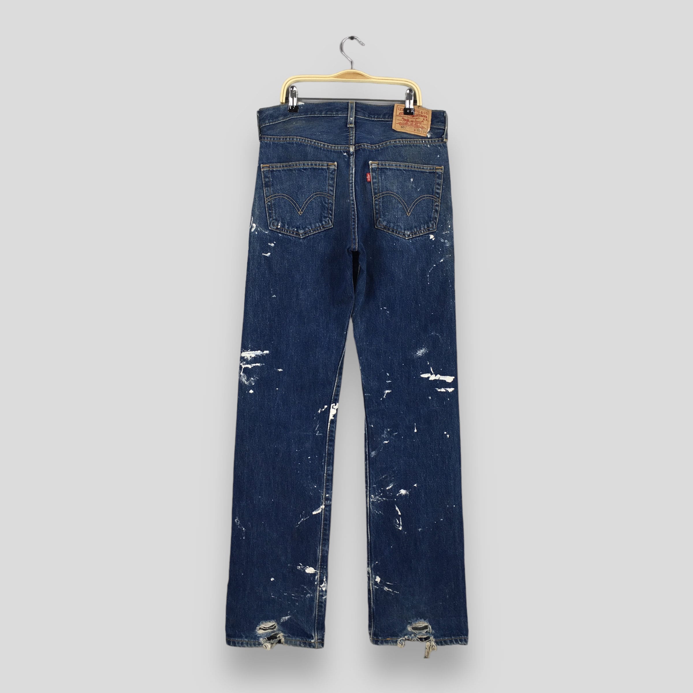 Size 31x33 Vintage 90s Levi's 501 Faded Blue Jeans Light