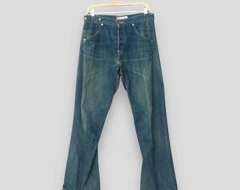 Size 29x29.5 Vintage Y2K Levis Engineered Jeans Dark Blue Straight