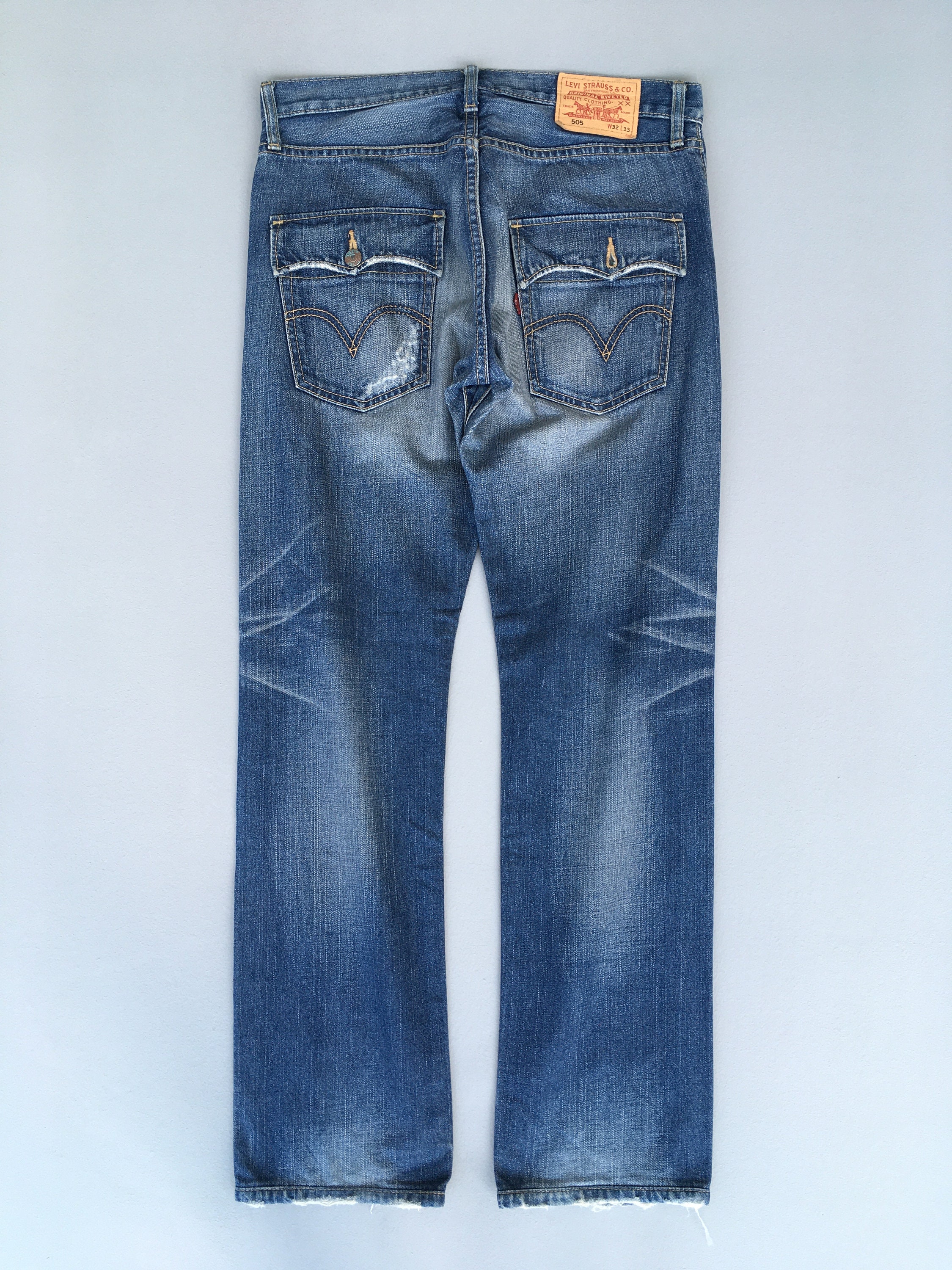 Size 32x32 Vintage Levi's 505 Regular Fit Jeans Light Blue Size 32x32 Vintage Levi's 505 Regular Fit Jeans Light Blue