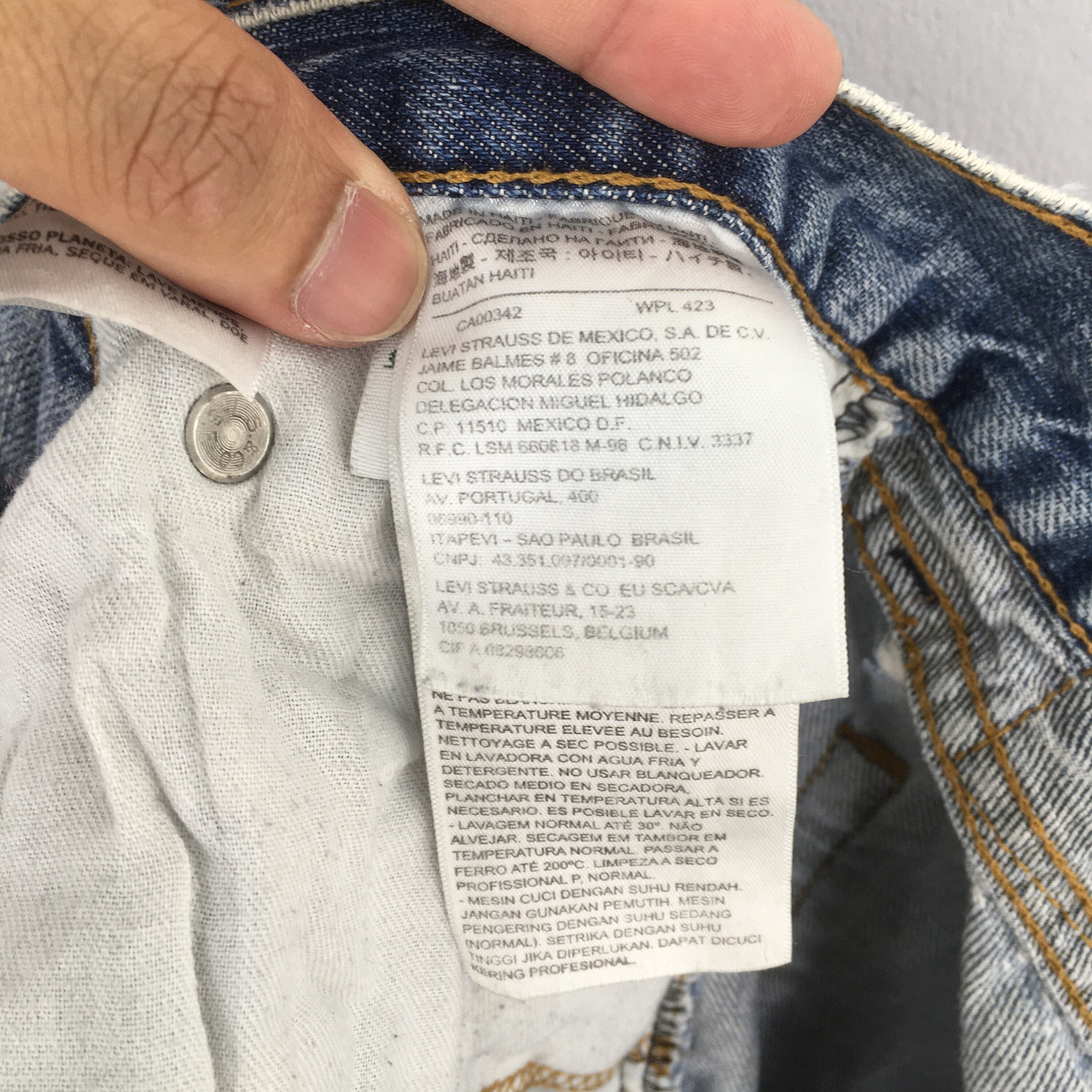 Size 41x31 Vintage Levi's 659 Ripped Distressed Jeans Levis Size 41x31 Vintage Levi's 659 Ripped Distressed Jeans Levis